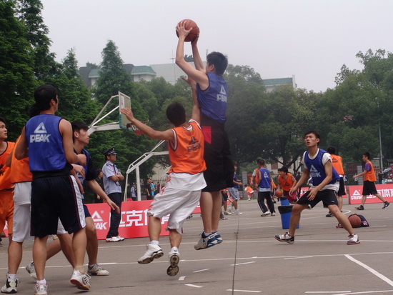锋线球员他