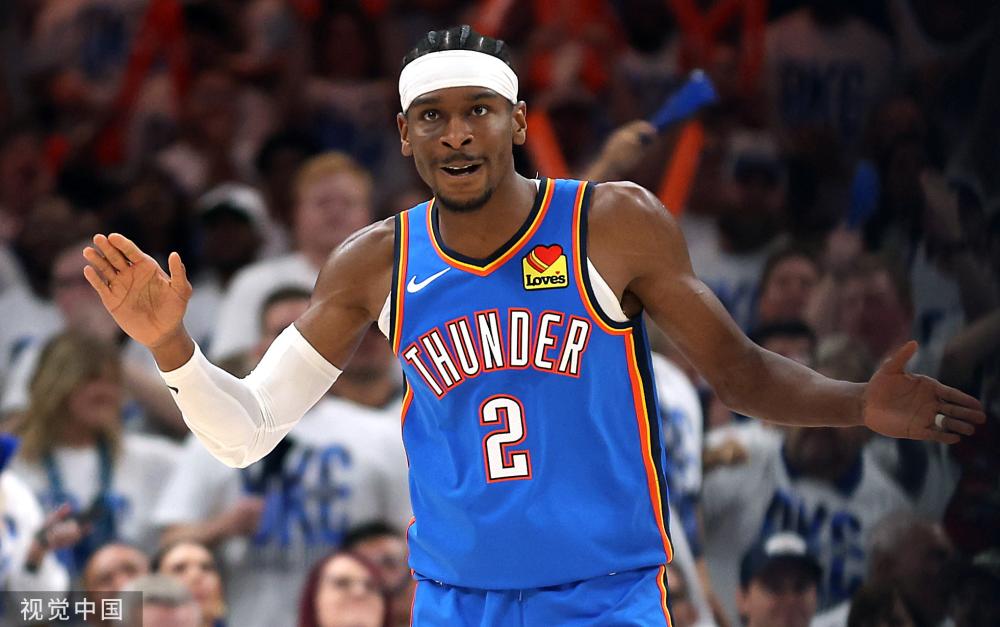 雪山景观受 雪山景观受